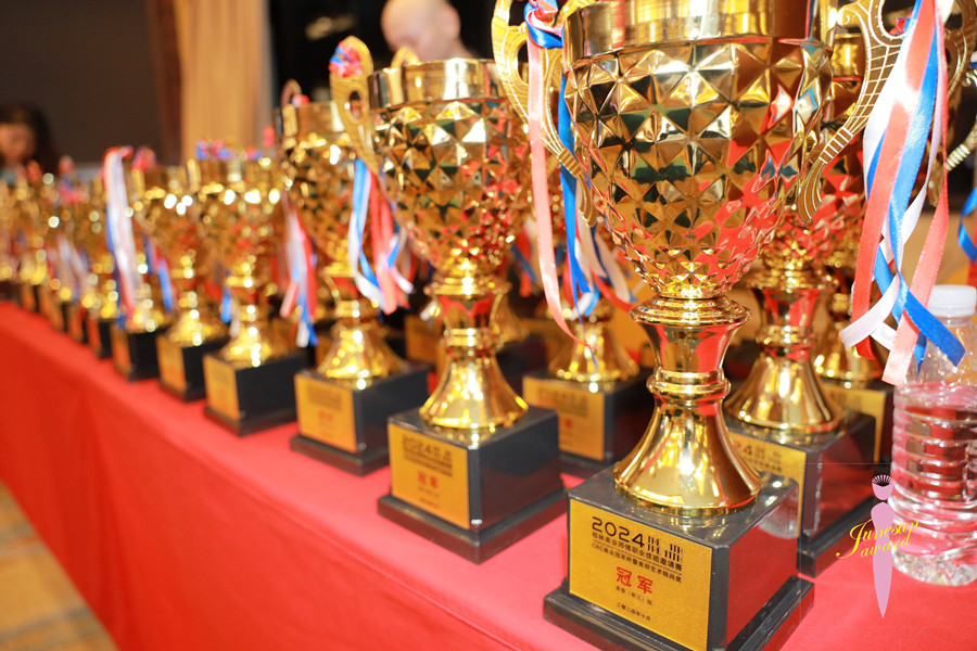 喜報！祝賀麗竹學校在桂林第三屆美業(yè)技能邀請賽榮耀加身