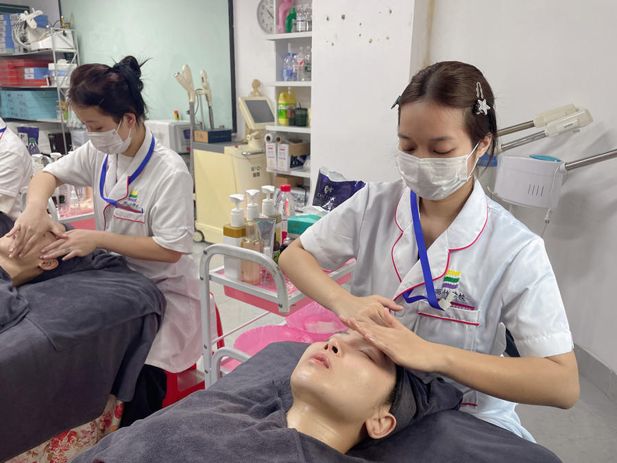 護膚三部曲有哪些項目？廣西學美容哪里便宜