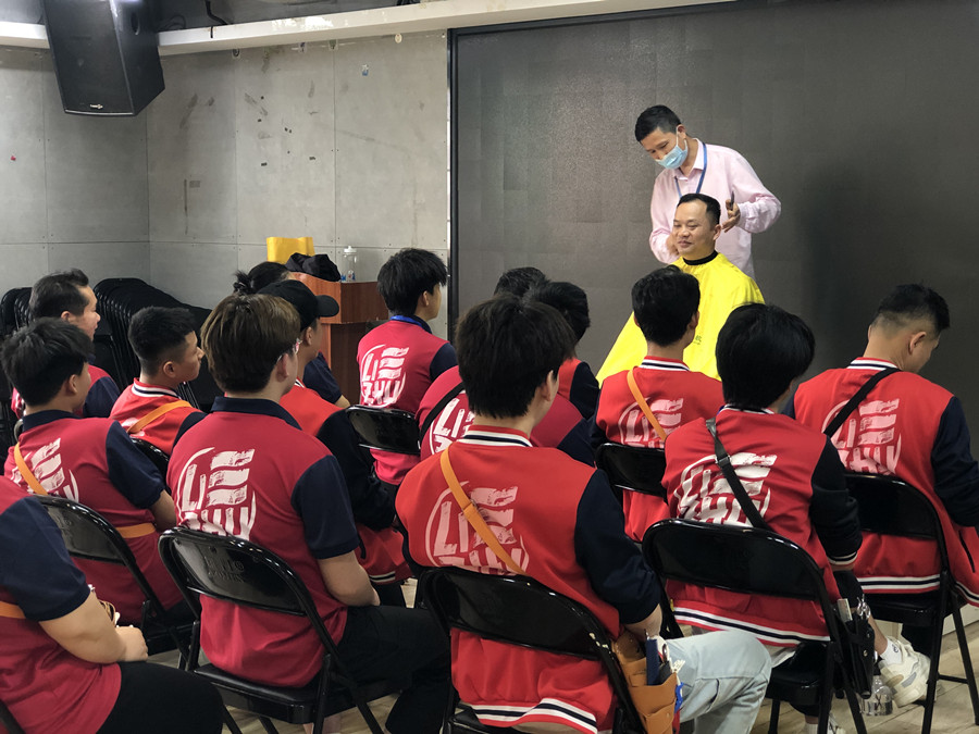 南寧學快剪：理發(fā)培訓都要學哪些內(nèi)容？