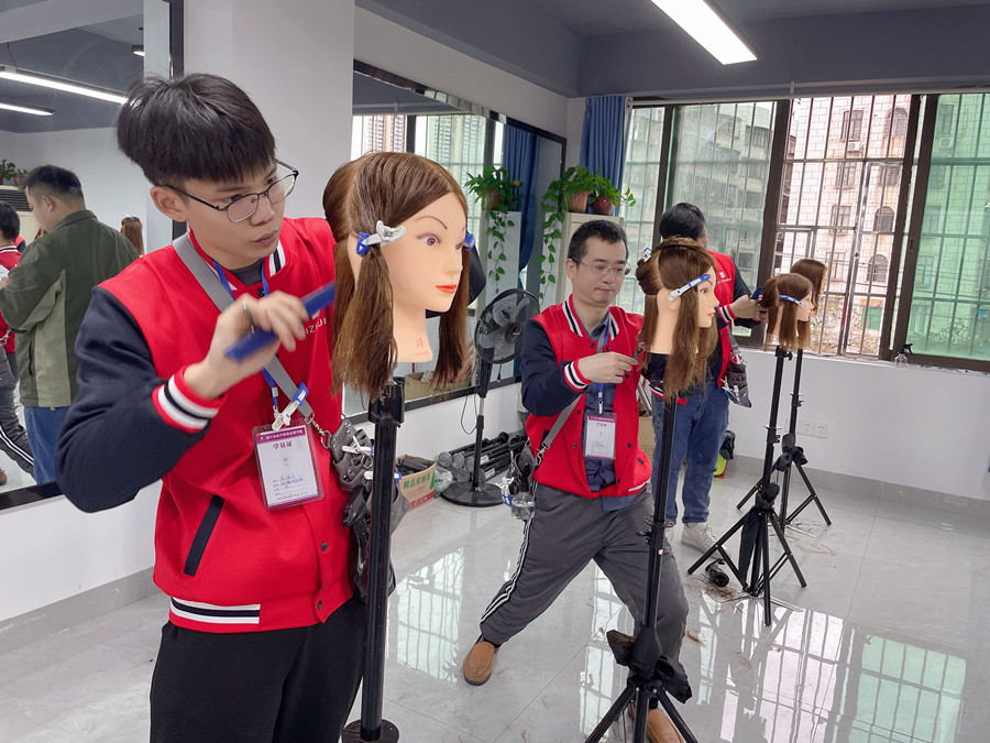 廣西美發(fā)造型剪發(fā)：女士精剪造型要學(xué)哪些內(nèi)容？