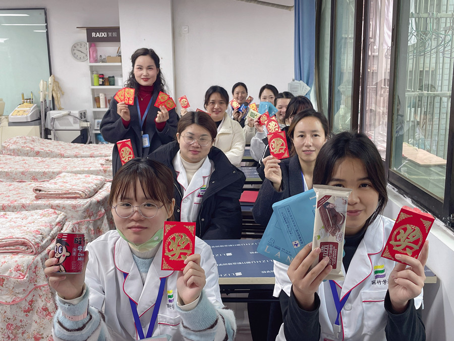 美容班的開學(xué)儀式感，南寧美容培訓(xùn)校園活動