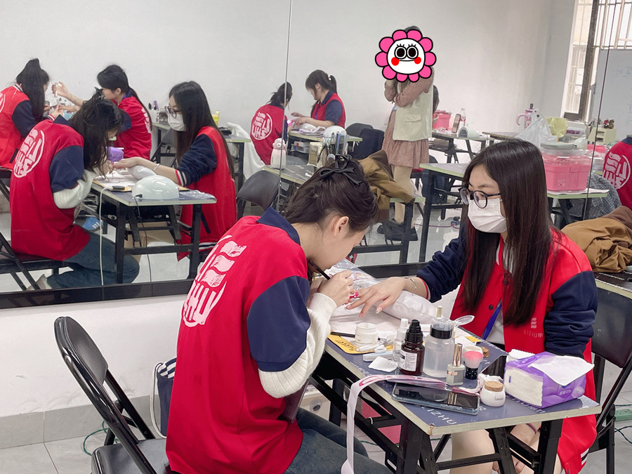 紙托光療延長(zhǎng)技巧，廣西美甲專業(yè)教學(xué)