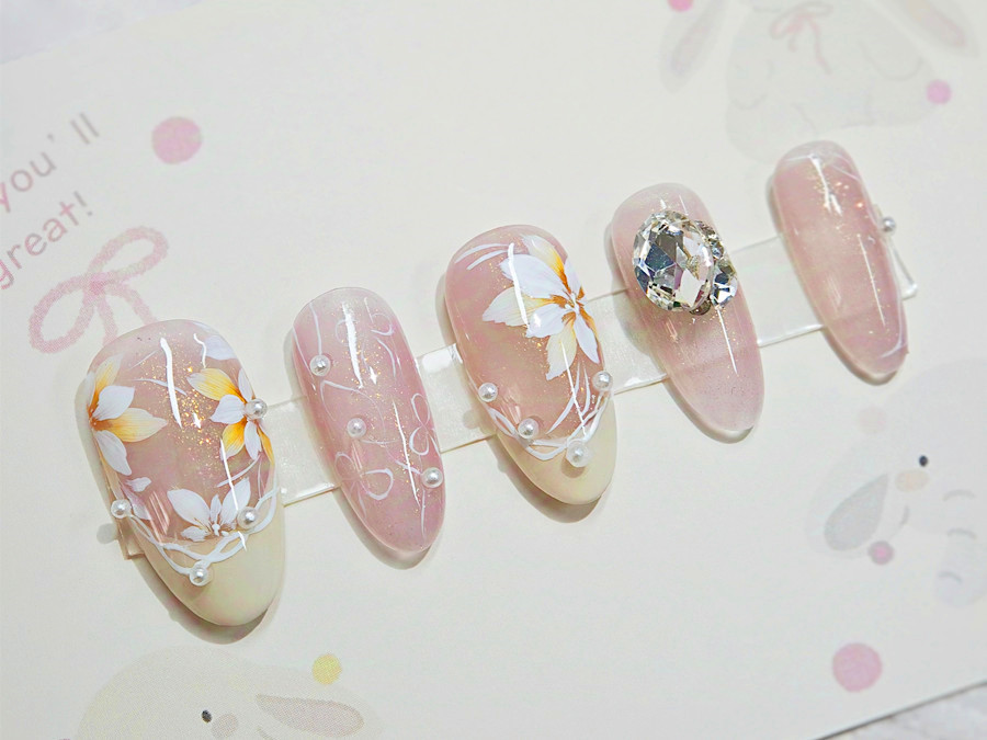 法式花卉美甲解析 | 南寧美甲學(xué)校哪些正規(guī)？