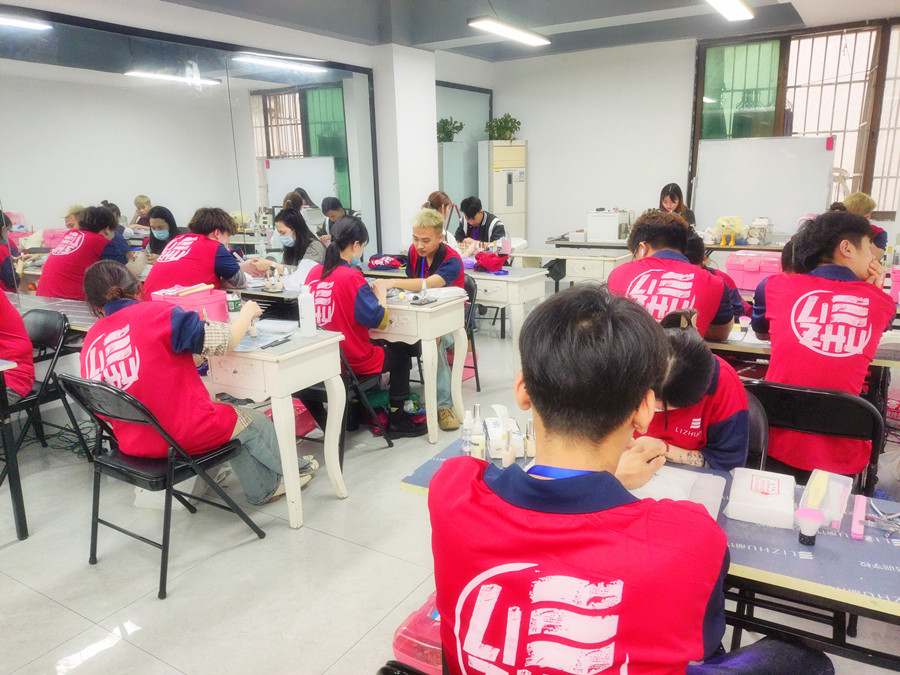 廣西美甲培訓課堂：櫻桃蝴蝶結美甲