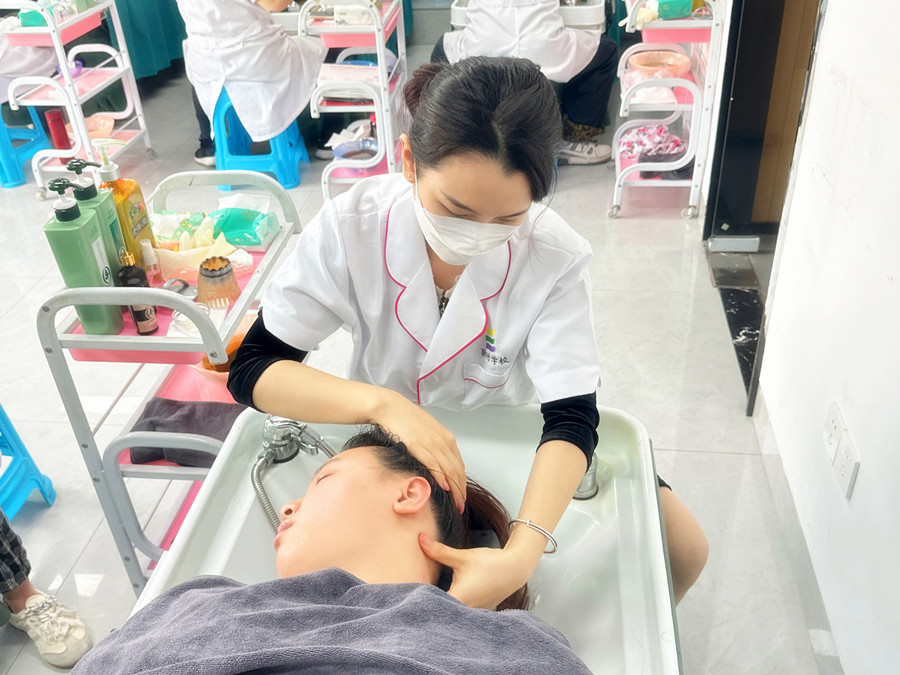 南寧美容美體管理 | 南寧學美容