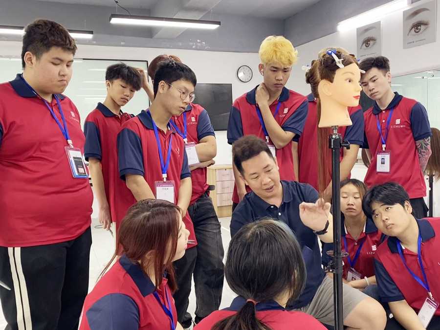 廣西美發(fā)精剪培訓：什么是專業(yè)的美發(fā)精剪