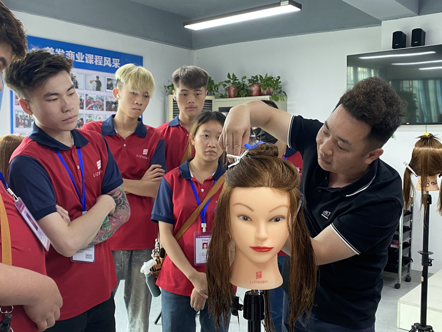 女士發(fā)尾分為哪幾類(lèi)？廣西女士造型分享