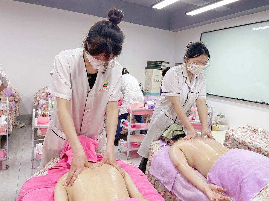 推背時(shí)如何發(fā)力？南寧美容美體教程