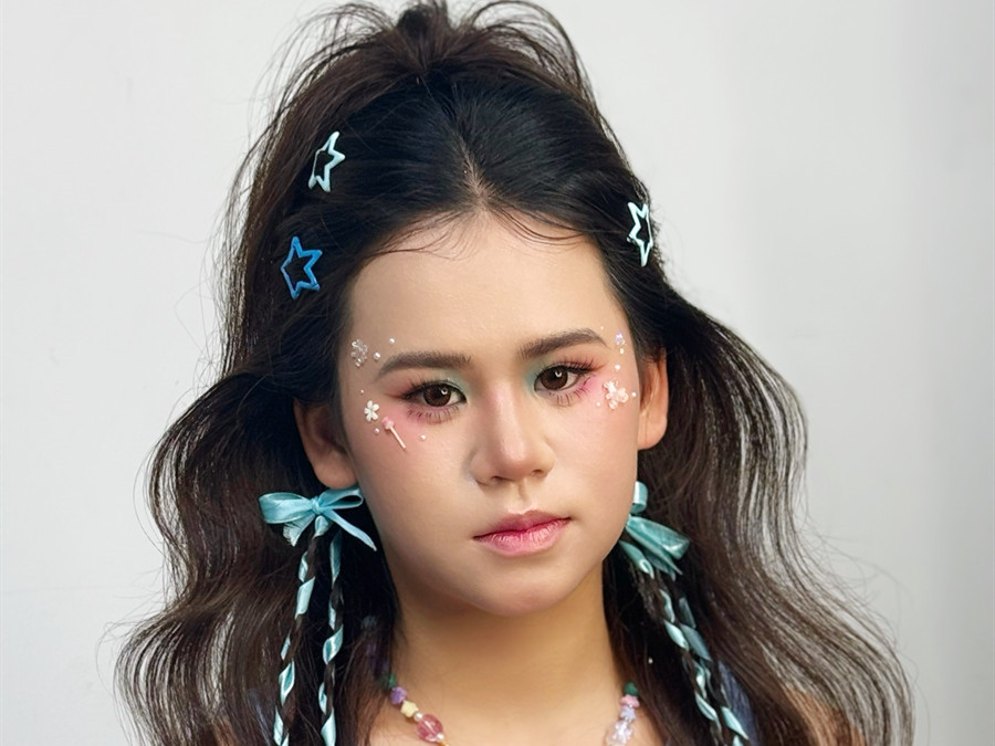 多巴胺應(yīng)援妝，廣西彩妝藝術(shù)造型學(xué)校講解