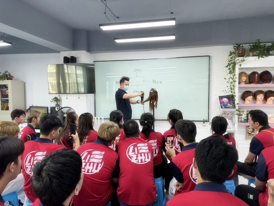 如何正確吹發(fā)護發(fā)，南寧美發(fā)養(yǎng)發(fā)技巧