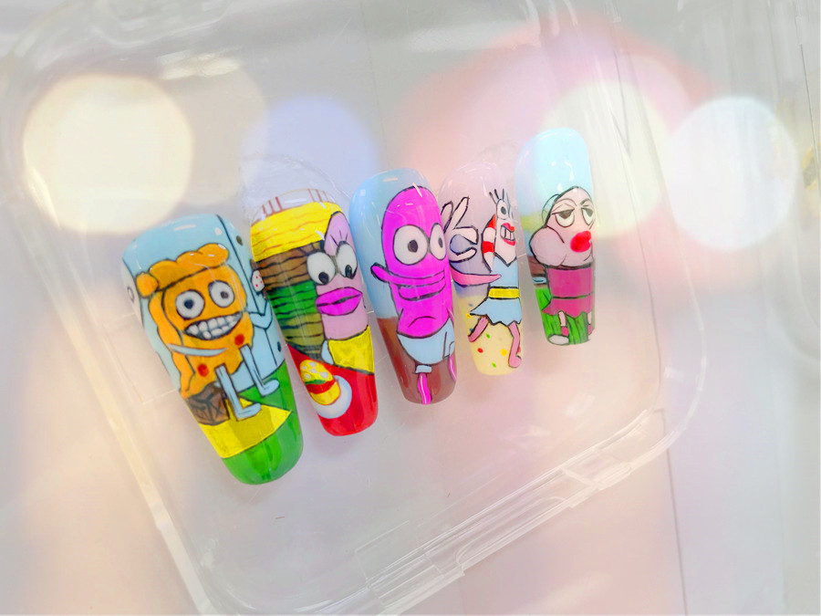 卡通水彩手繪美甲，廣西美甲進(jìn)修提升學(xué)員作品