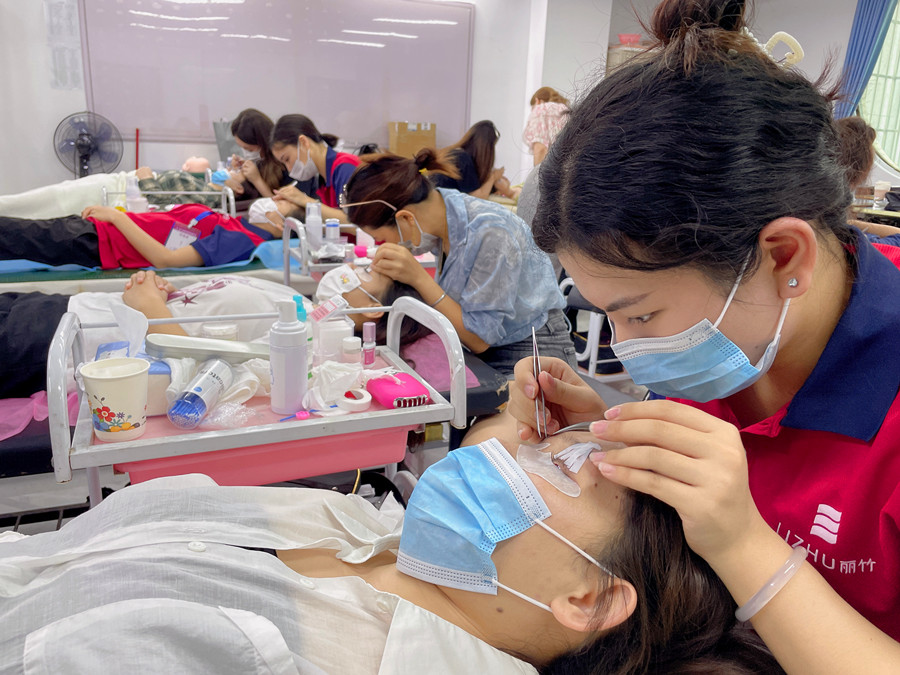 美睫師必需具備的基本功，學(xué)美睫0基礎(chǔ)