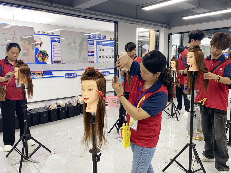 想在廣西學女士剪發(fā)，廣西美發(fā)怎么招生