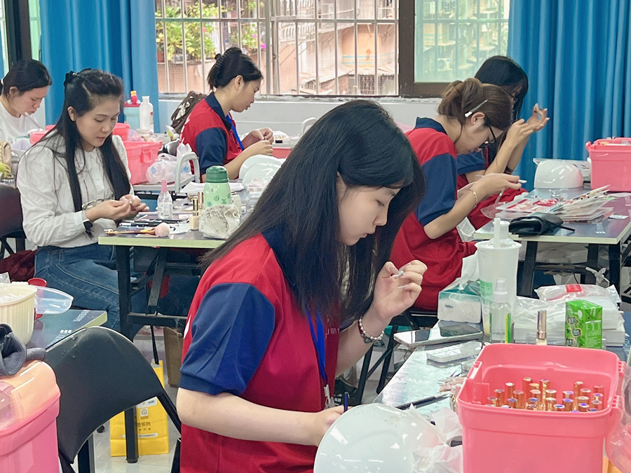 廣西美甲學(xué)習(xí)日常，到處都是歡聲笑語(yǔ)