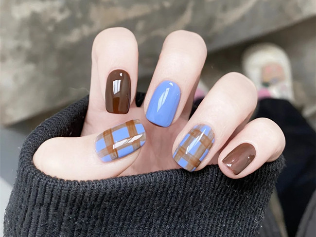 清新藍(lán)格紋美甲，南寧美甲訓(xùn)練