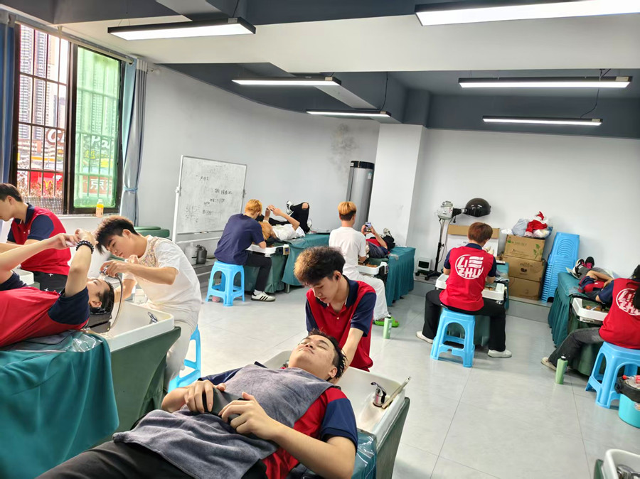 專業(yè)美發(fā)洗護和普通洗頭的區(qū)別，南寧美發(fā)教學(xué)